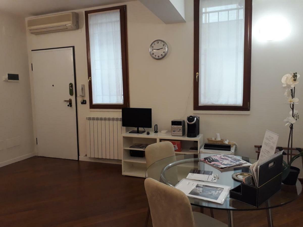 Suite Del Borgo - Affittacamere - Guest House Bologna Exterior photo